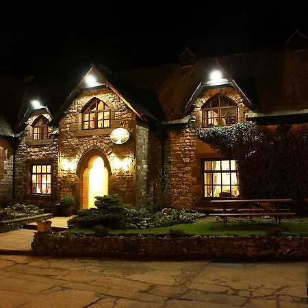 Отель Chequers 4*