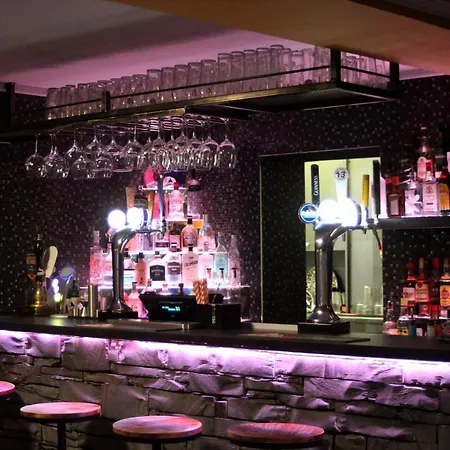 Chequers Отель 4*